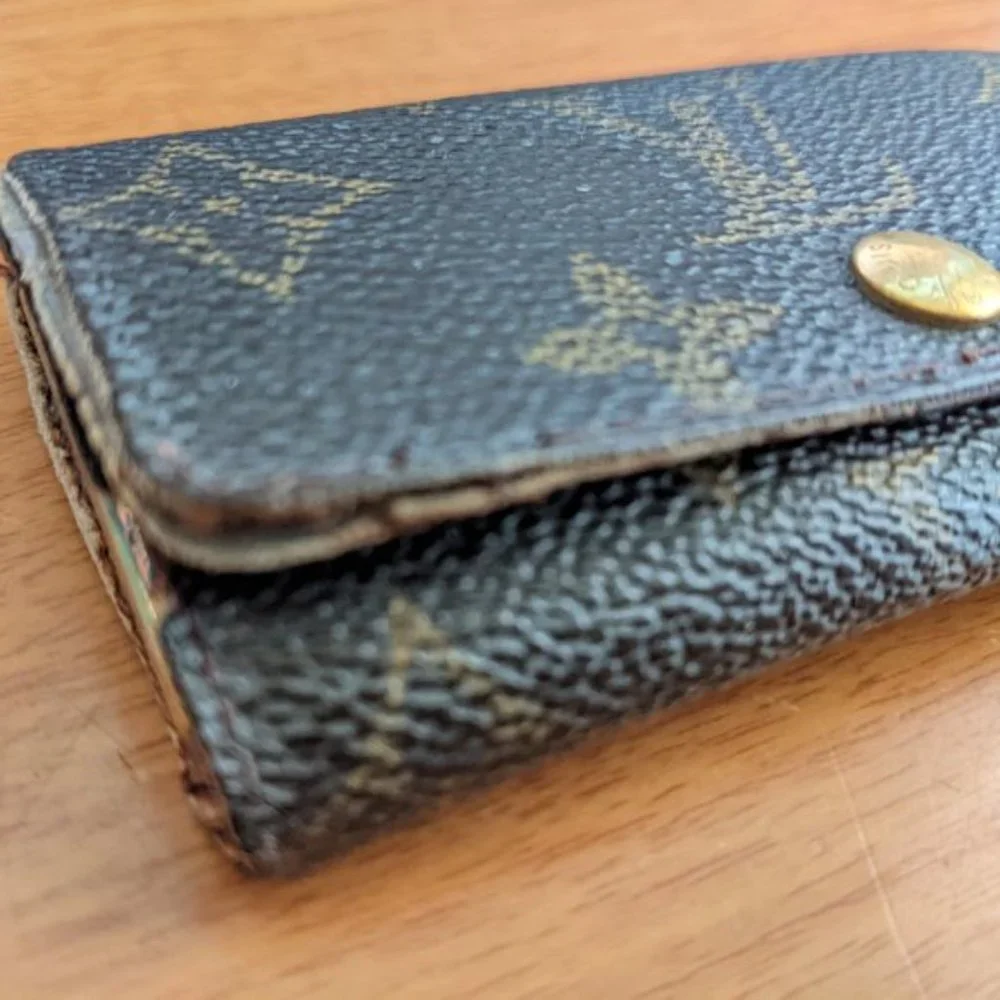 Louis Vuitton Monogram Key Holder/Wallet #1385💥PRICE DROP💥